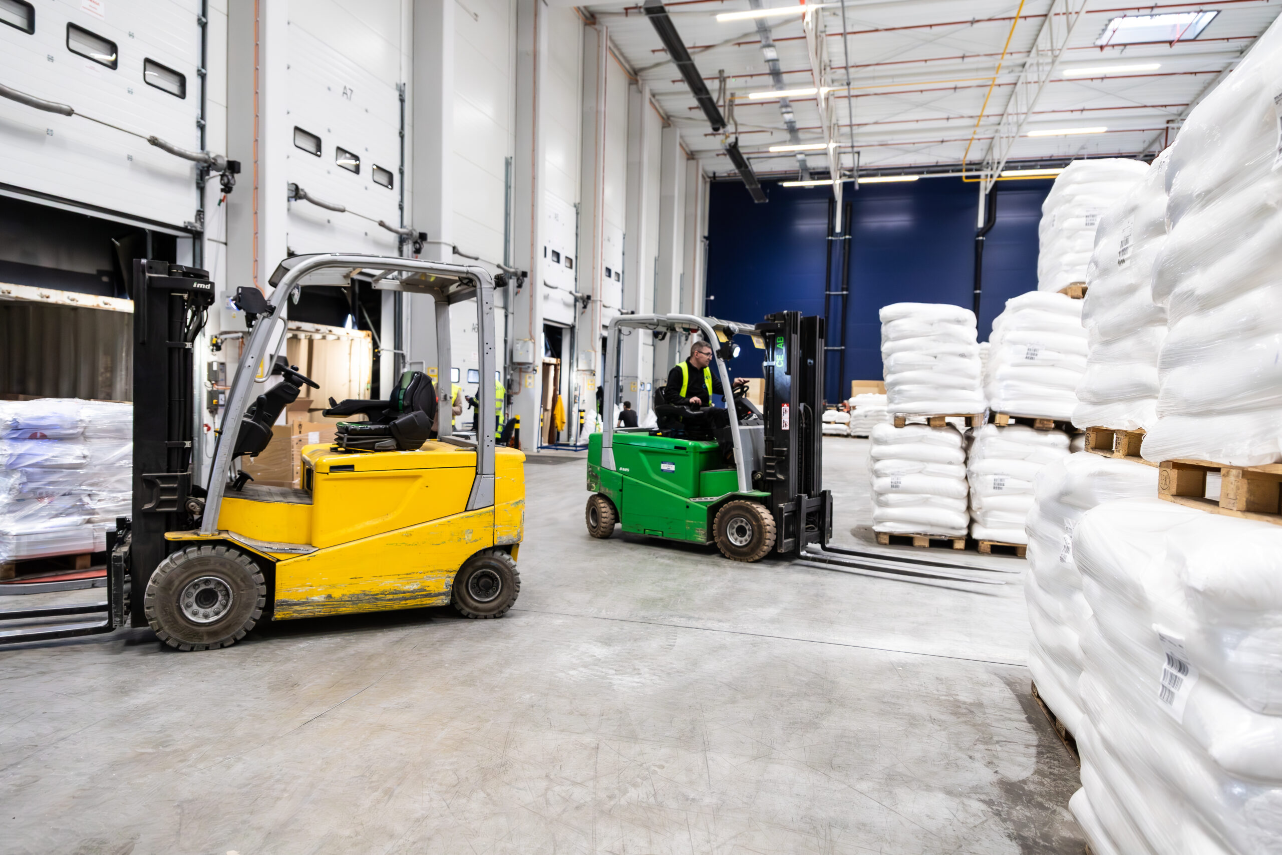 Przygotowany do wysyłki towar w strefie fulfillment Alfa Warehouses – efekt kompletacji i pakowania zamówień dla sklepów internetowych. Przygotowany do wysyłki towar w strefie fulfillment Alfa Warehouses – efekt kompletacji i pakowania zamówień dla sklepów internetowych.